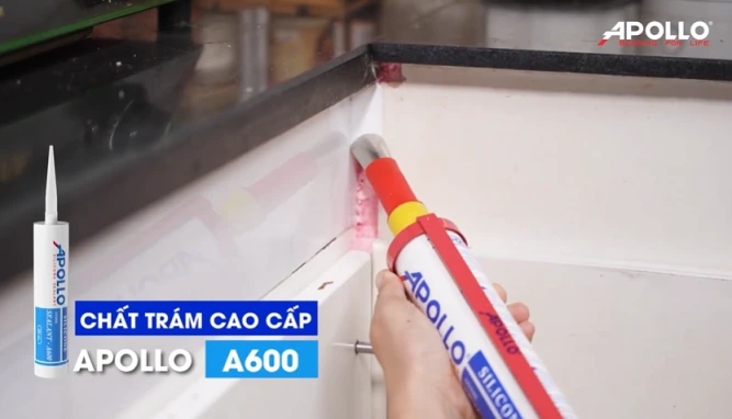 Hoàn thiện bề mặt với keo Apollo A600 giúp che phủ toàn bộ bề mặt khe hở, tăng độ kín khít và tạo đường hoàn thiện đẹp mắt